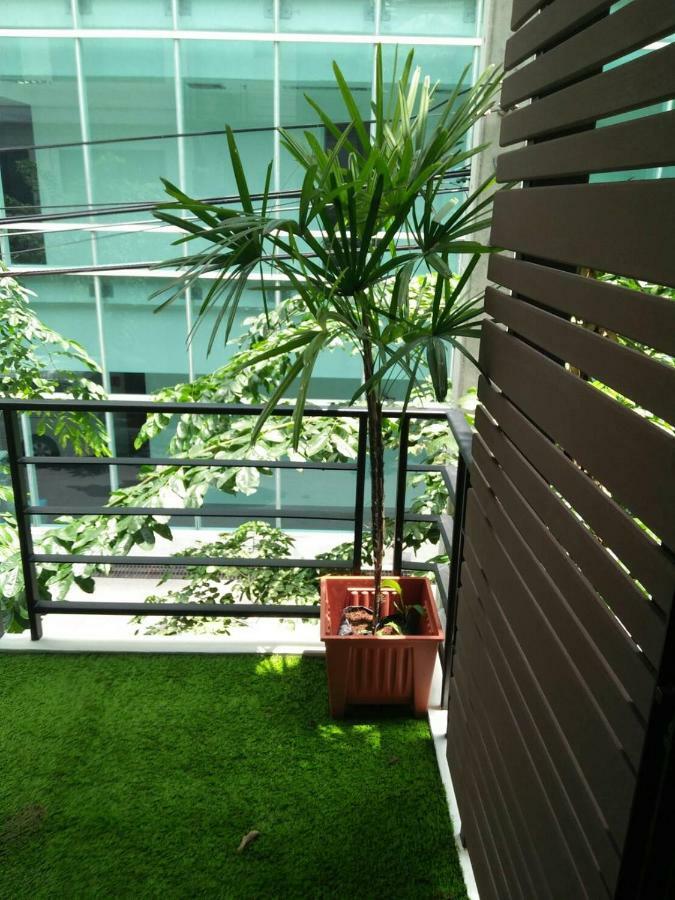 Live Like A Local In Ekkamai Apartment Bangkok Exterior photo